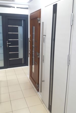 Materiały prezentacyjne salonu WIN-TEC